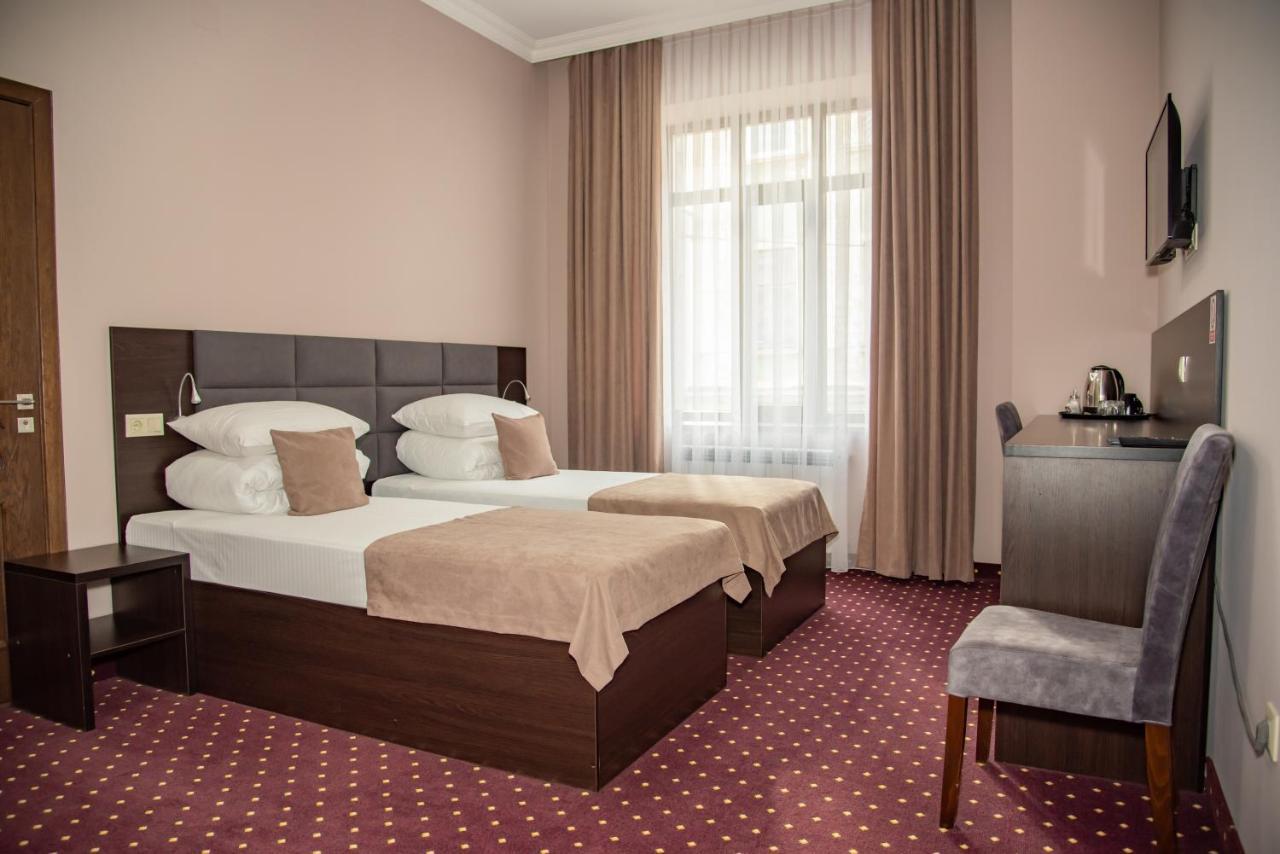T&S Apart-Hotel Черновцы Экстерьер фото